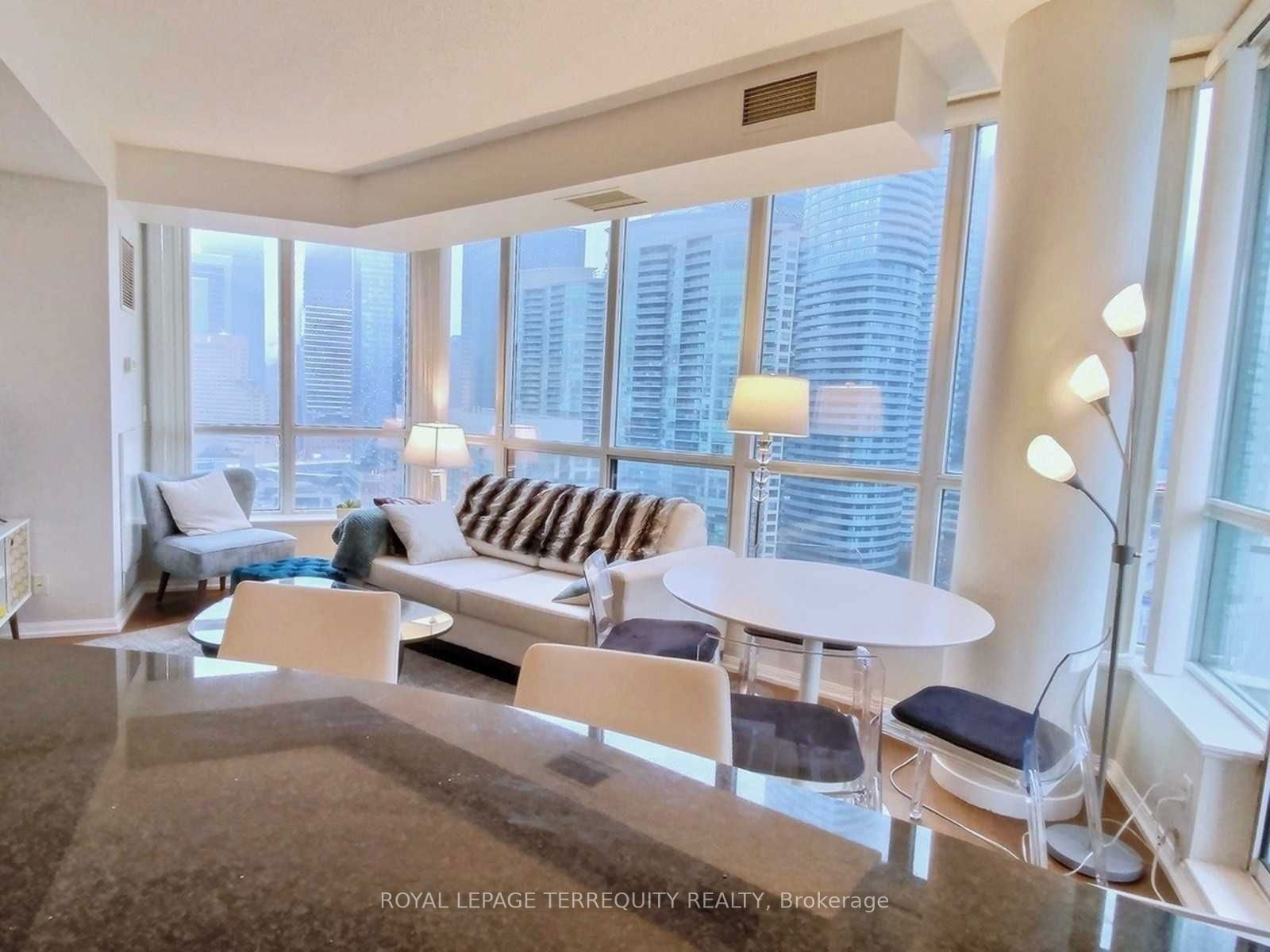 228 Queens Quay W, unit 2302 for rent - image #4