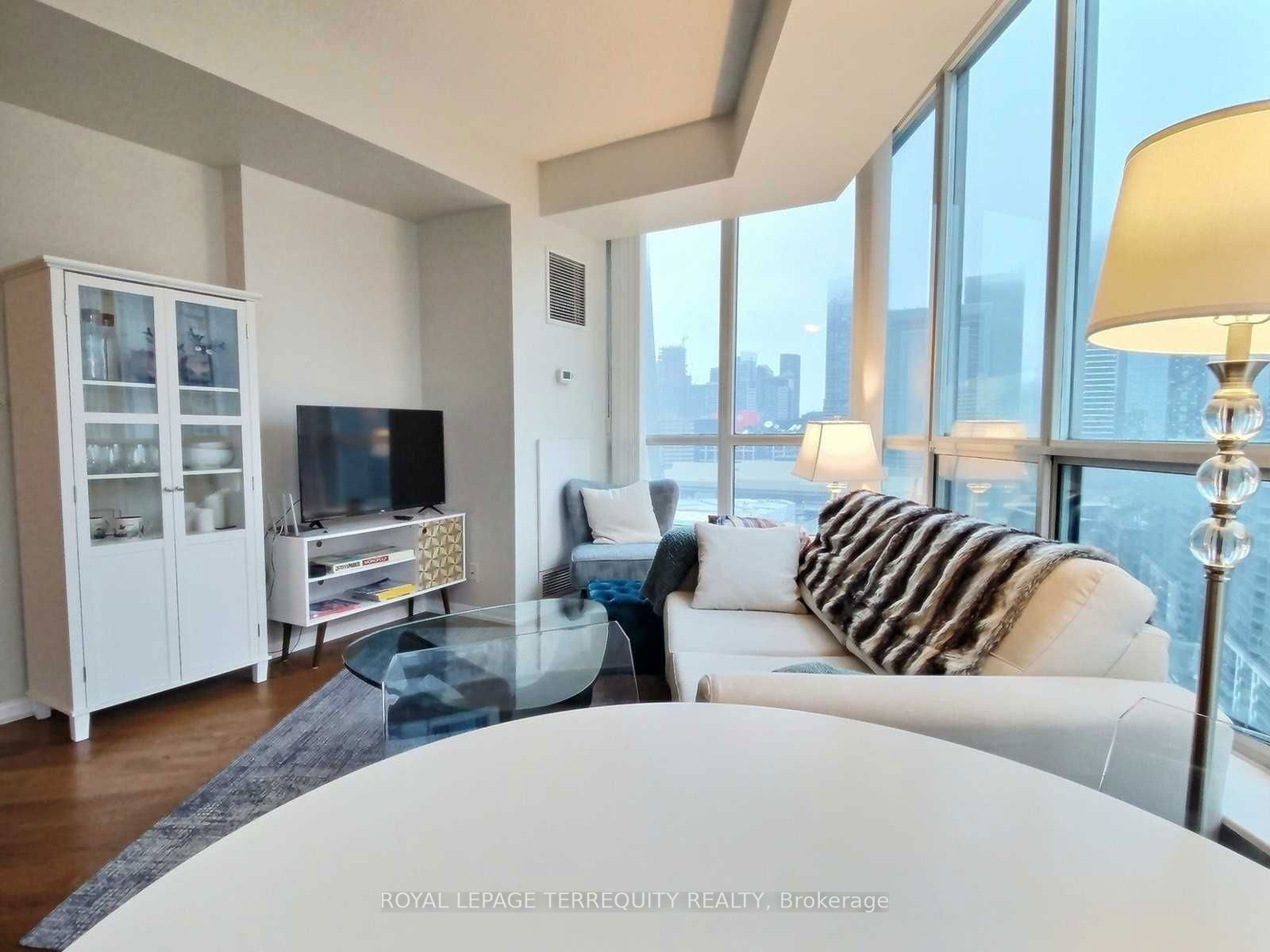 228 Queens Quay W, unit 2302 for rent - image #5