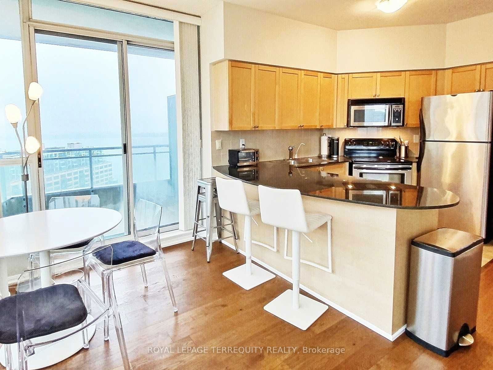 228 Queens Quay W, unit 2302 for rent - image #6