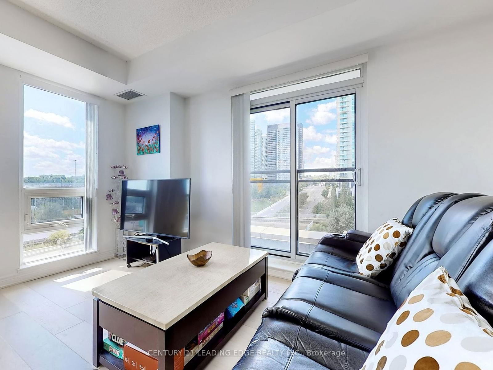 2756 Old Leslie St, unit 320 for sale - image #3