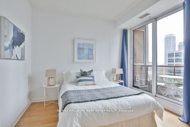 85 Bloor St E, unit PH09 for sale - image #12