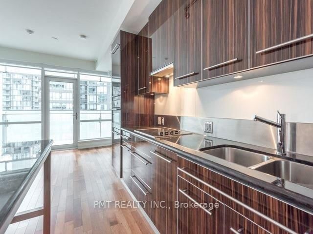 80 John St, unit 3506 for rent - image #2