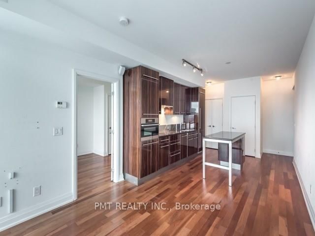 80 John St, unit 3506 for rent - image #4