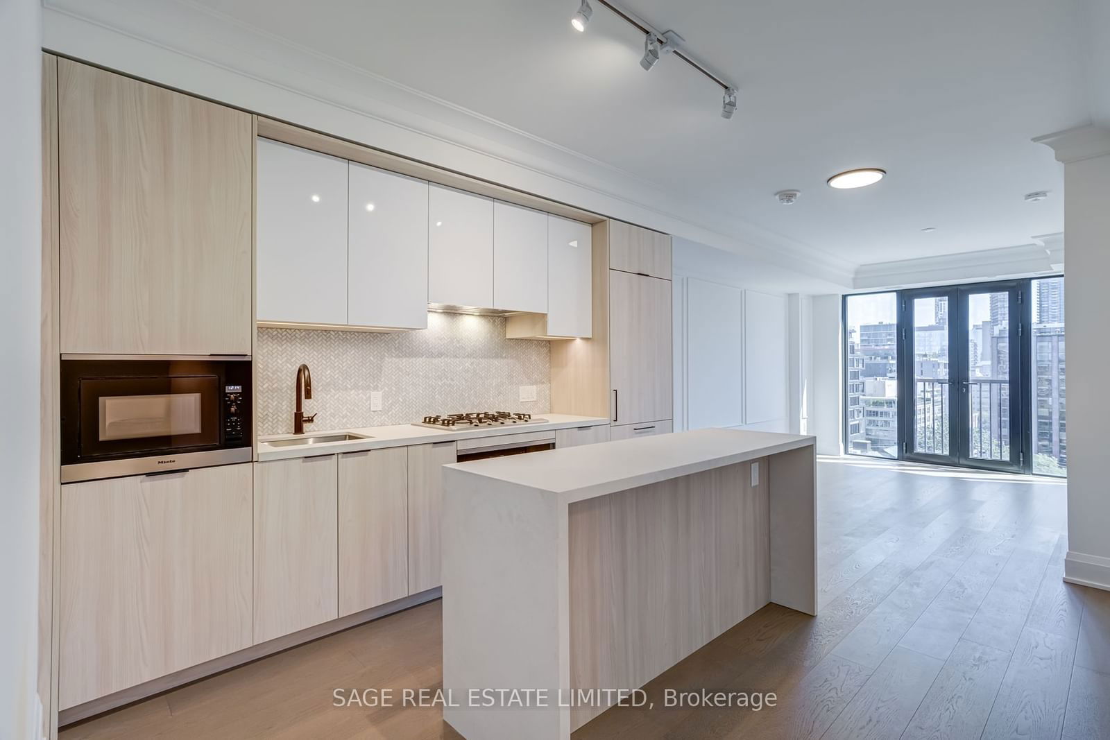 123 Portland St, unit 1103 for sale - image #4