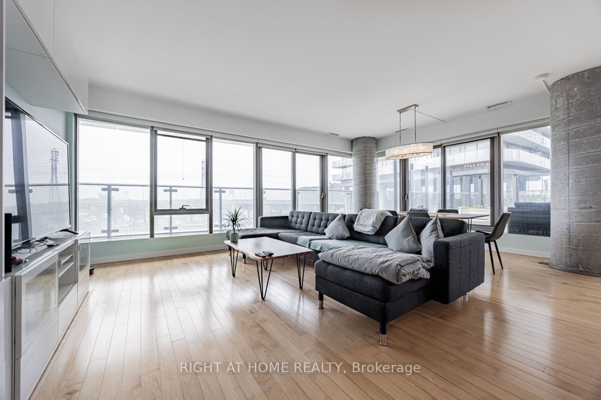 390 CHERRY St, unit 407 for rent - image #3