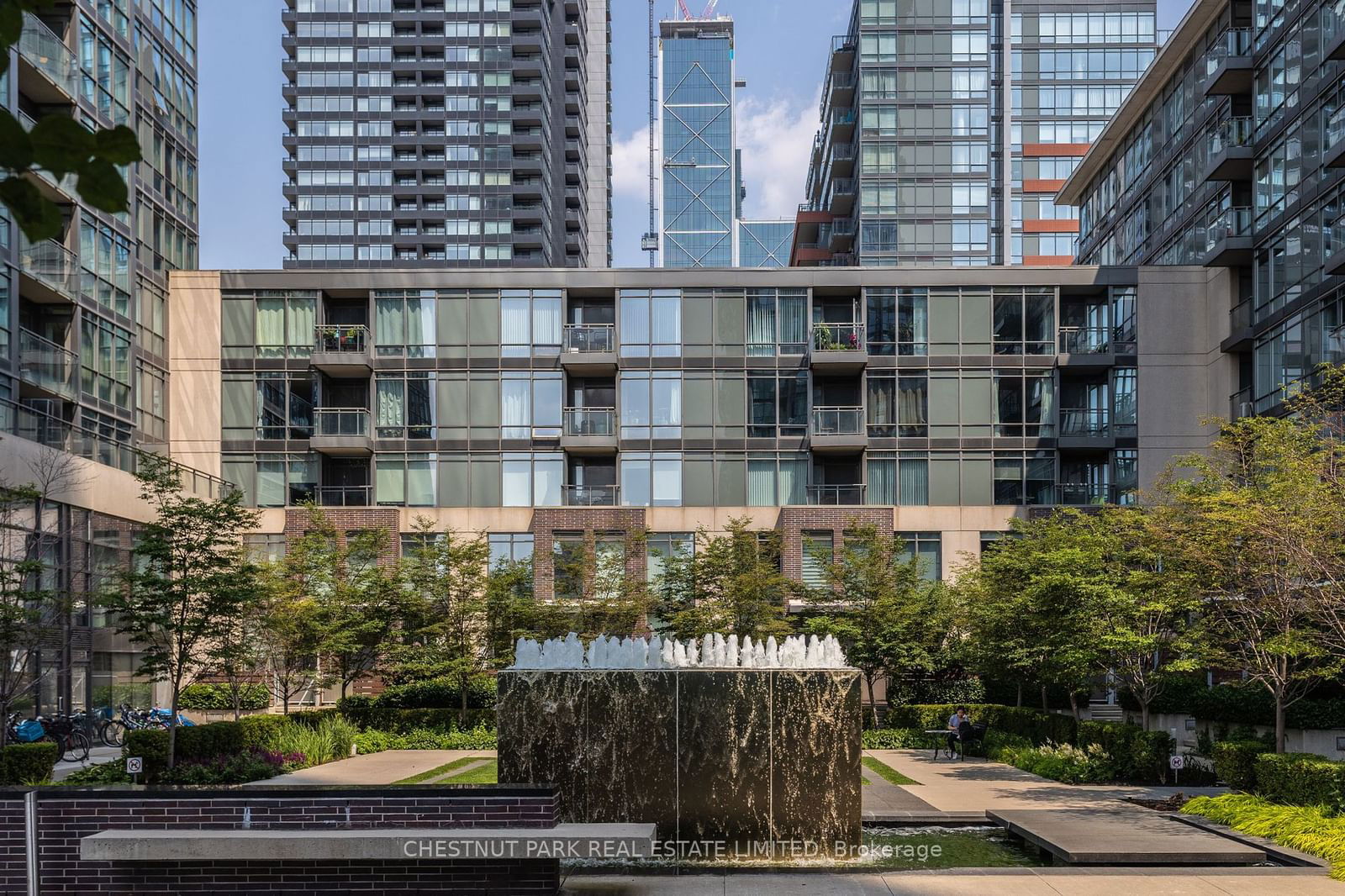 15 Fort York Blvd, unit 710 for rent - image #20