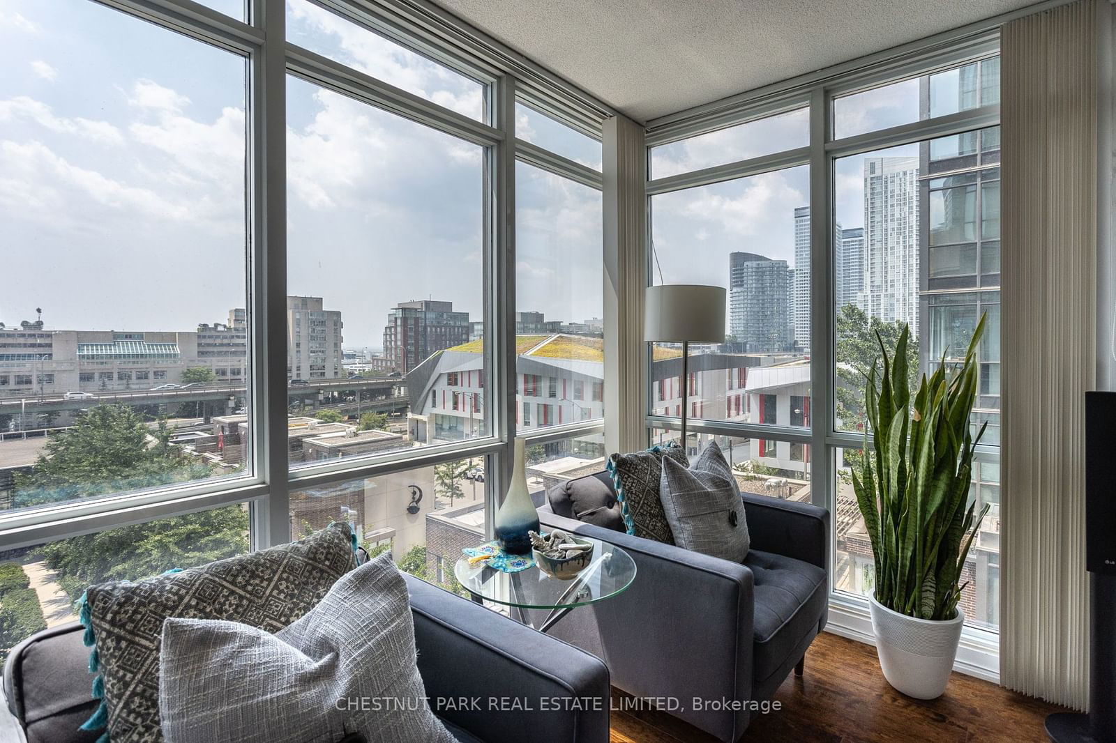 15 Fort York Blvd, unit 710 for rent - image #5