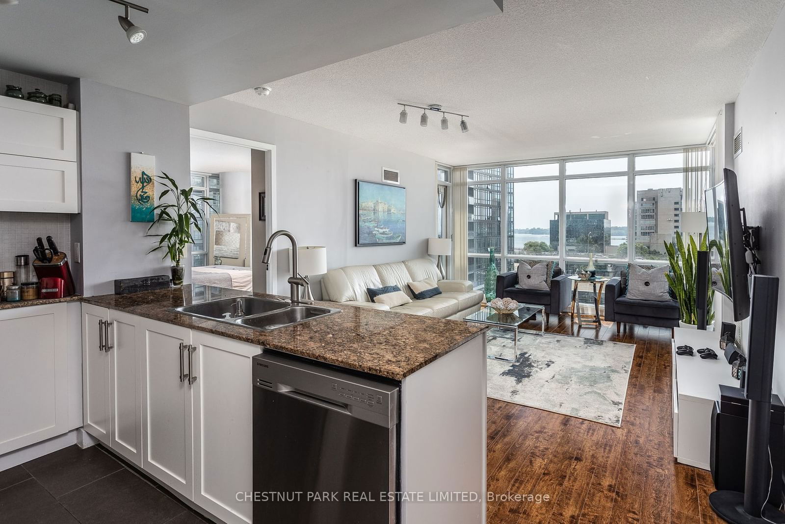 15 Fort York Blvd, unit 710 for rent - image #8