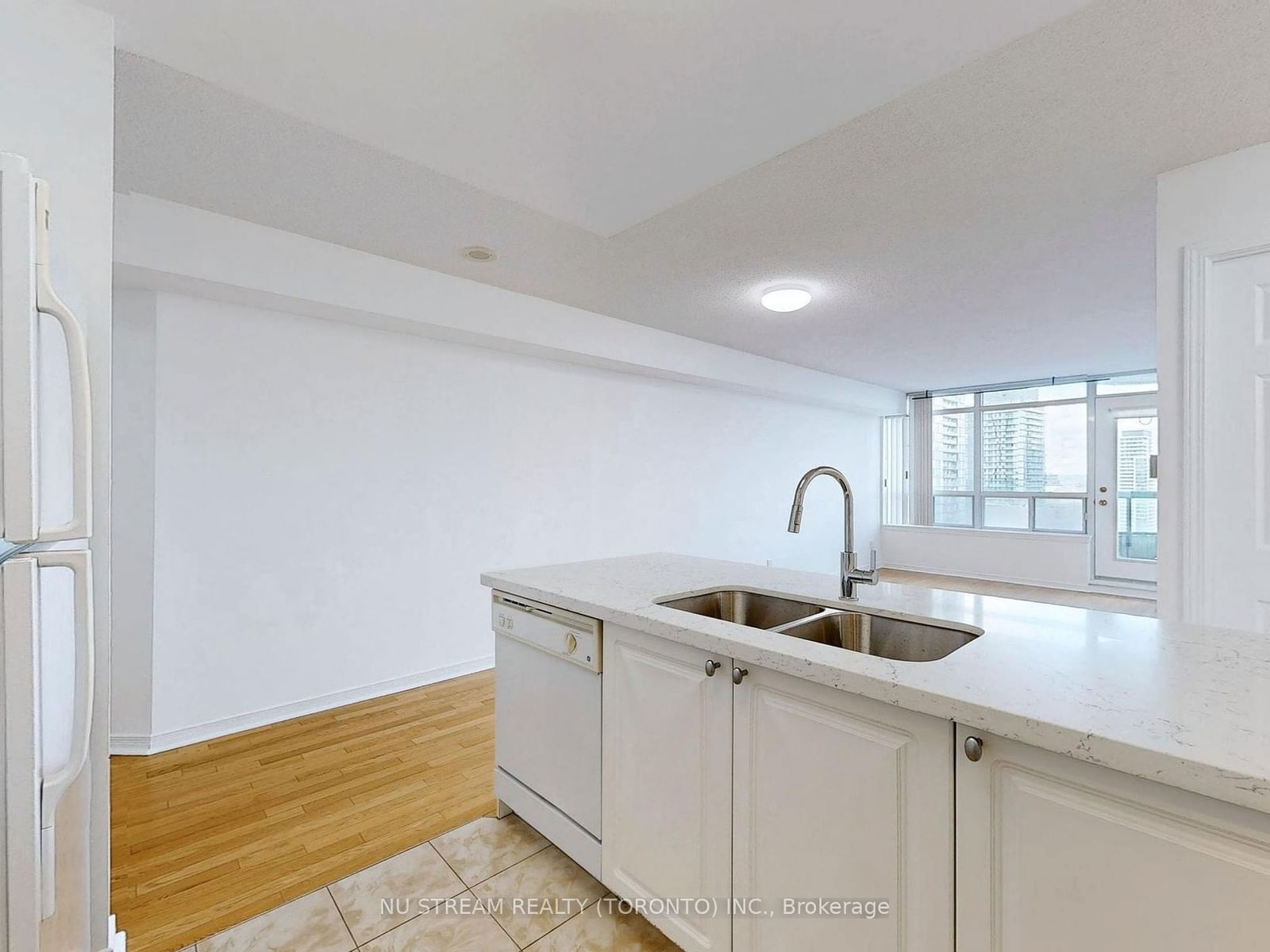 33 Empress Ave, unit 2001 for sale - image #11