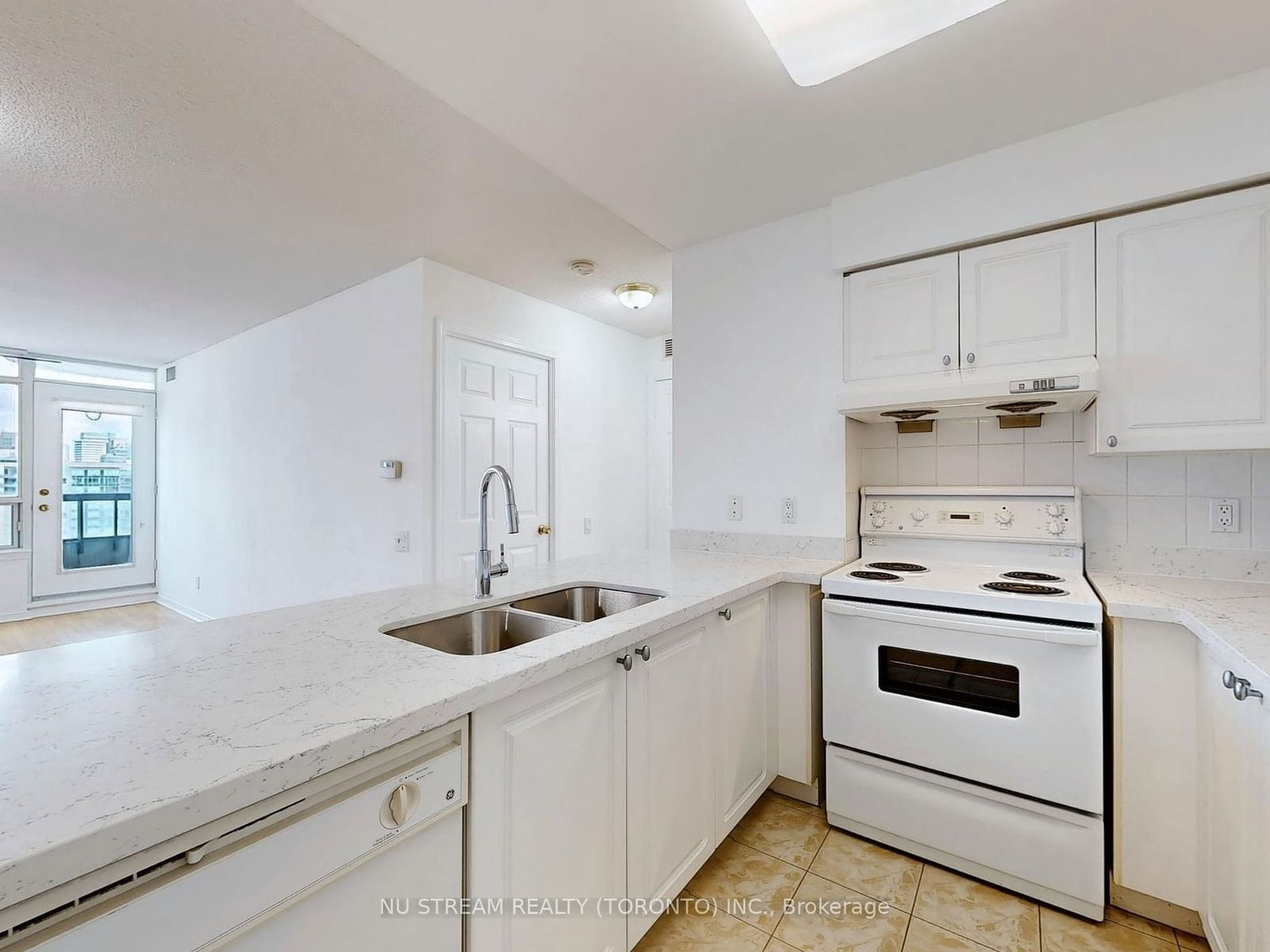 33 Empress Ave, unit 2001 for sale - image #12