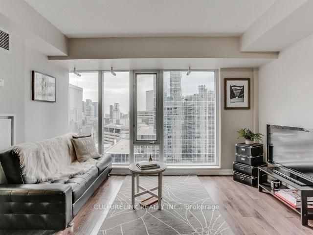 210 Victoria St, unit 1813 for rent - image #2