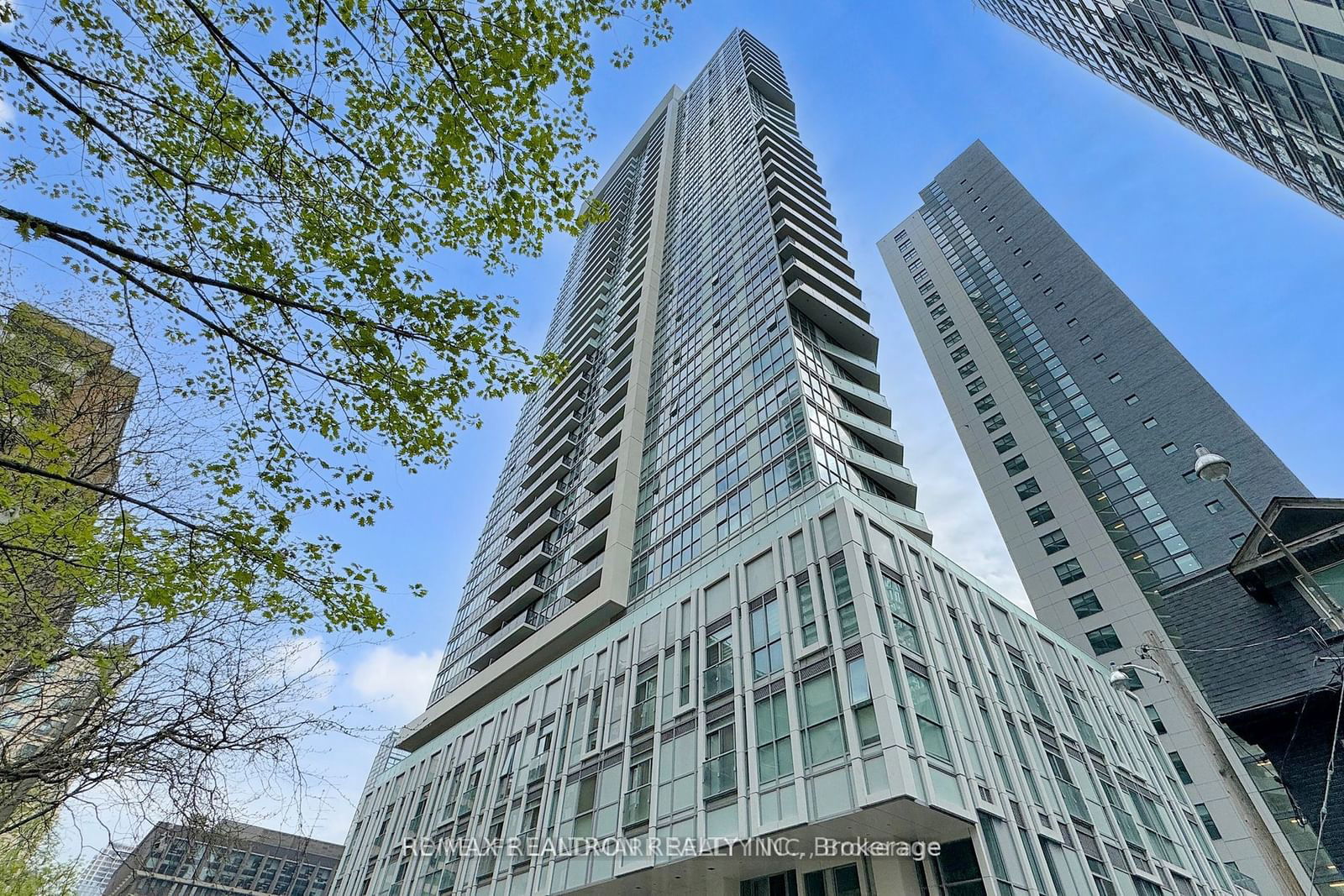 77 Mutual St, unit 1009 for rent - image #1