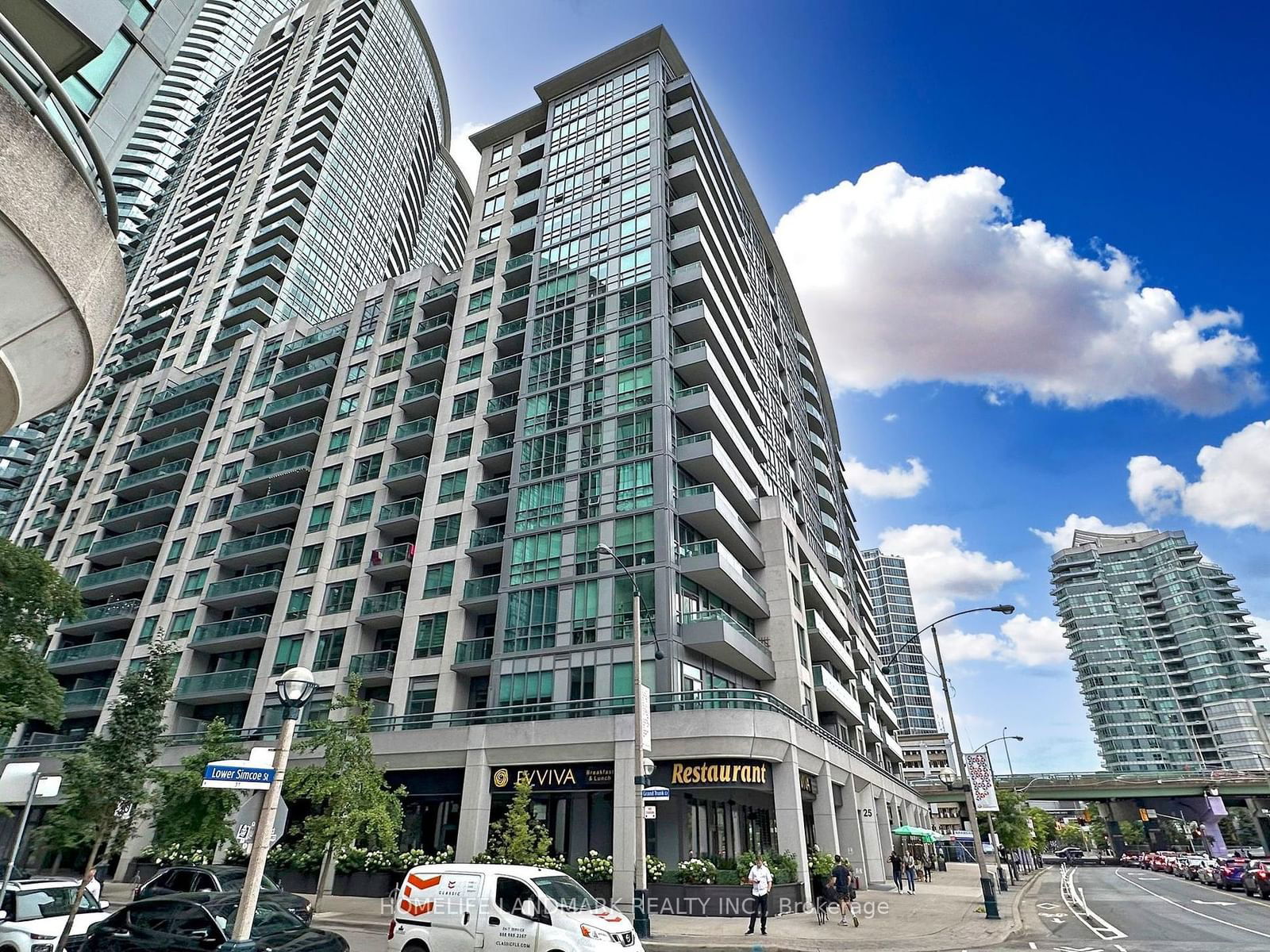 25 Lower Simcoe St, unit 820 for sale - image #1