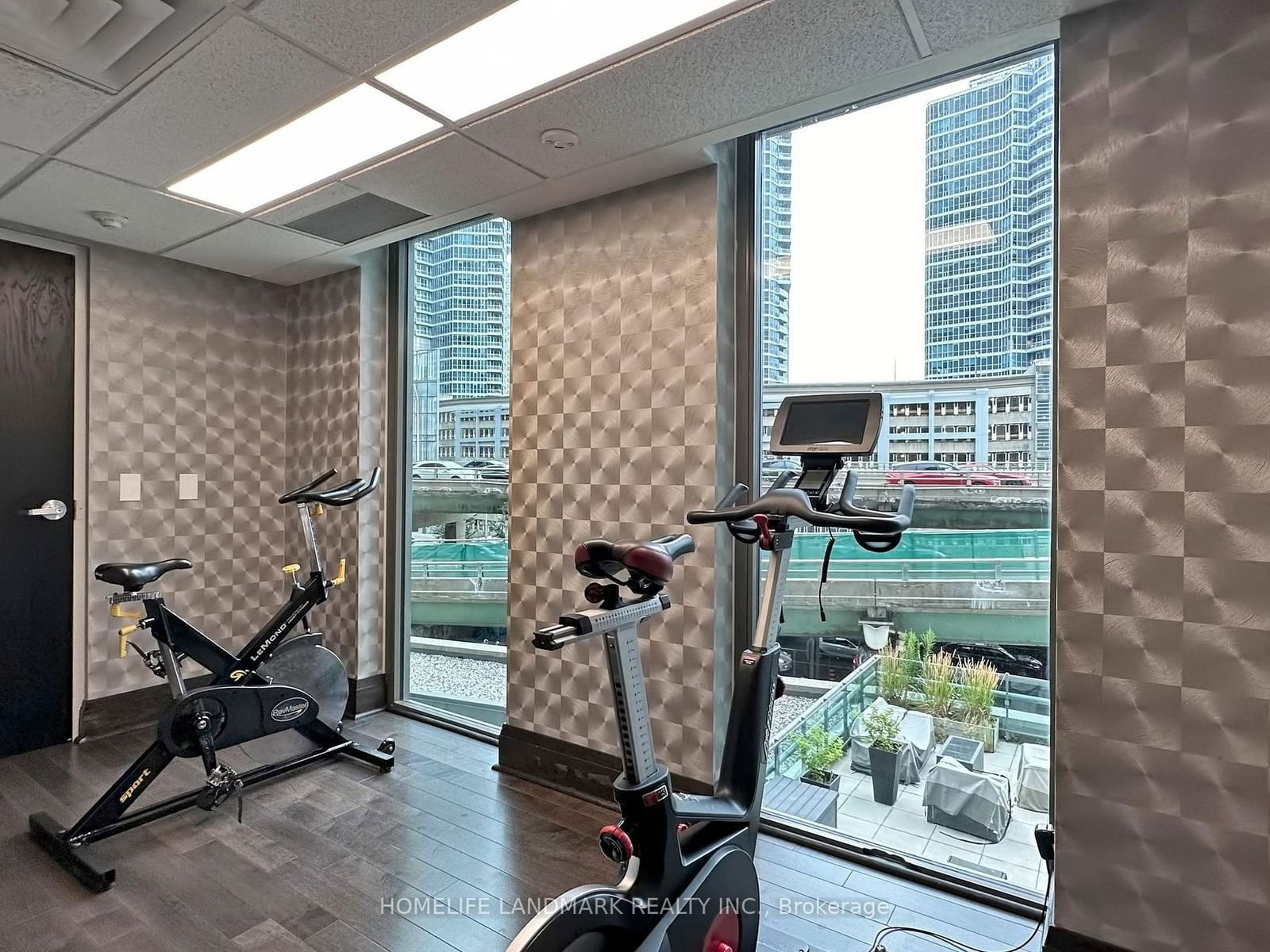 25 Lower Simcoe St, unit 820 for sale - image #30