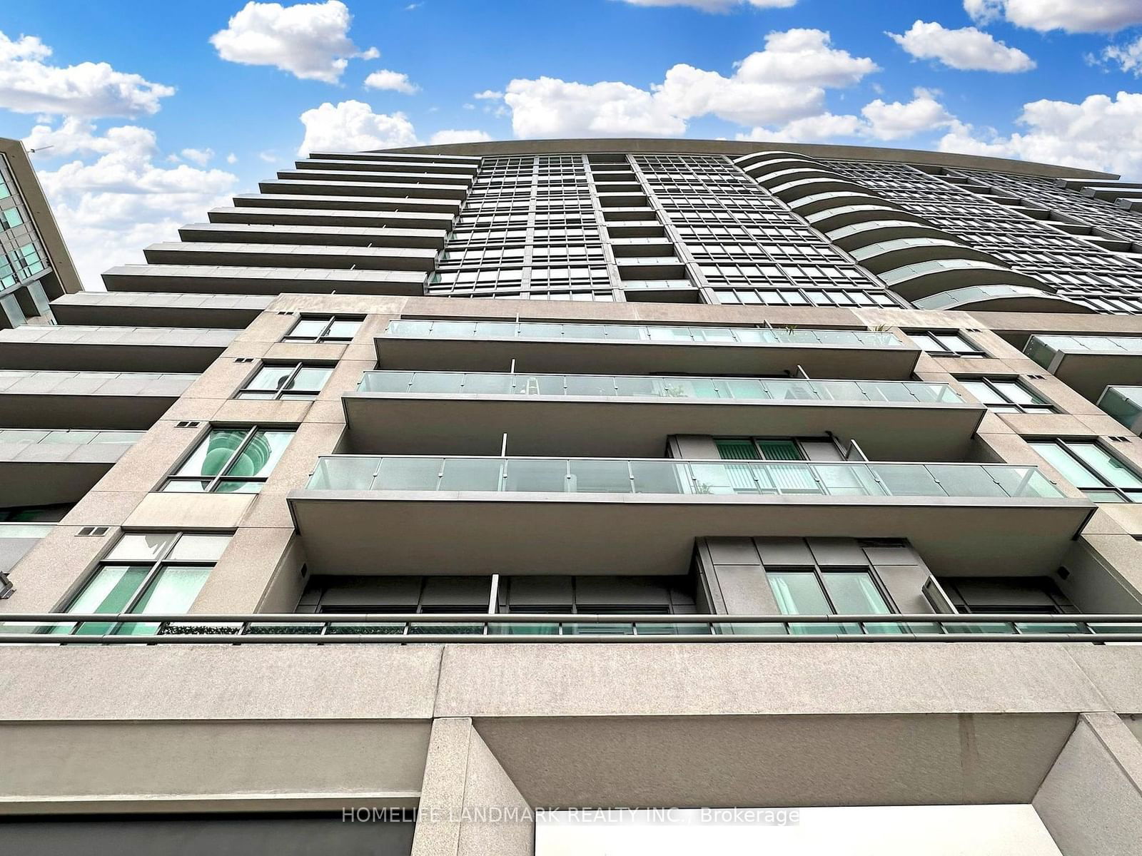 25 Lower Simcoe St, unit 820 for sale - image #38