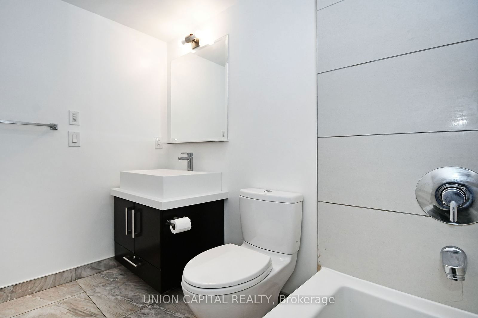 65 St. Mary St, unit 1408 for sale - image #32