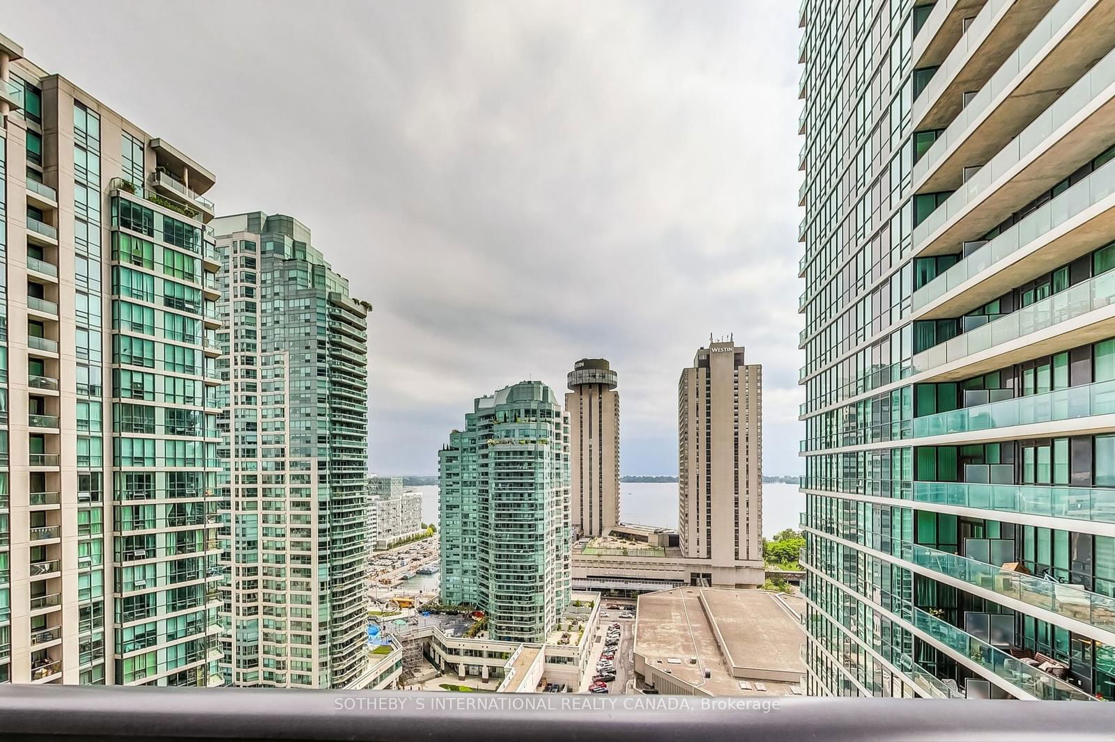 18 Harbour St, unit 1910 for sale