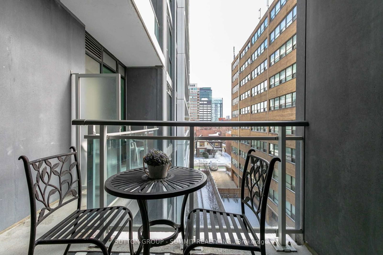 223 St Clair Ave W, unit 401 for rent - image #13