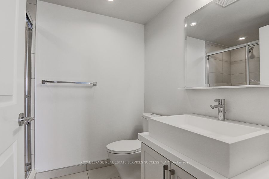 65 St Mary St, unit 1004 for rent - image #10