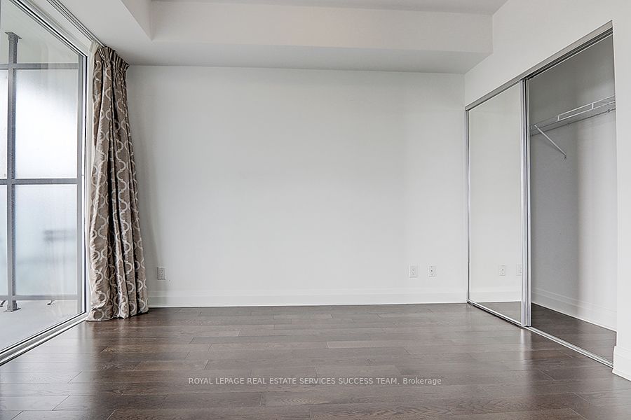 65 St Mary St, unit 1004 for rent - image #11