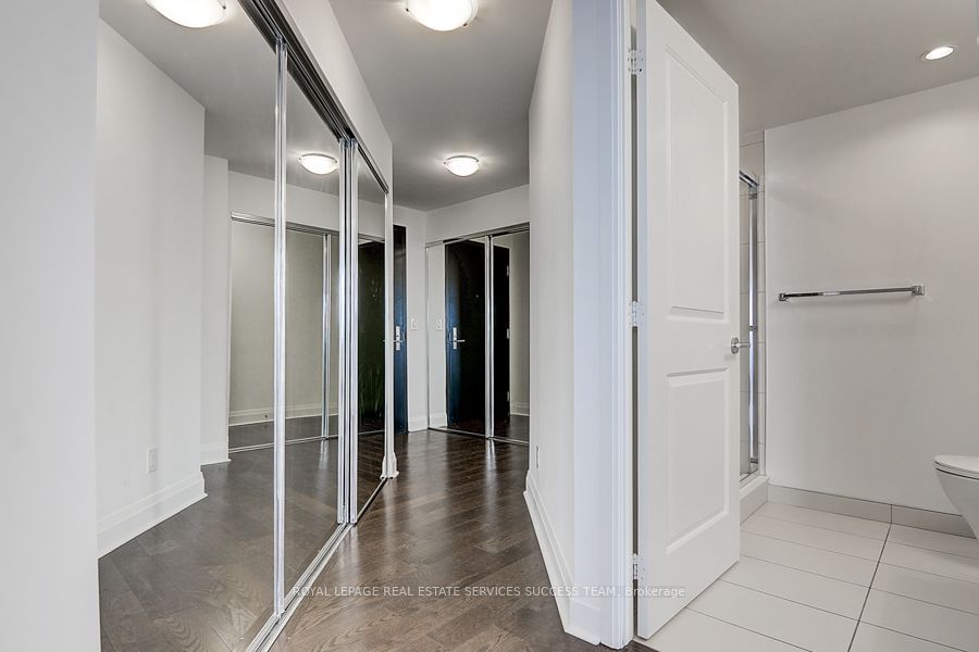 65 St Mary St, unit 1004 for rent - image #13