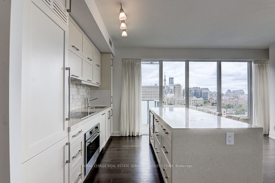 65 St Mary St, unit 1004 for rent - image #3