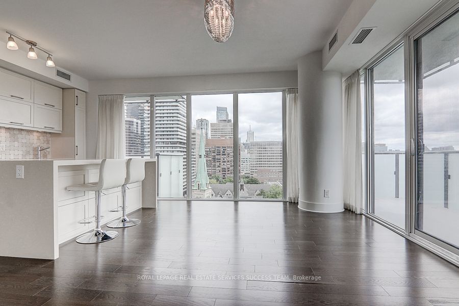 65 St Mary St, unit 1004 for rent - image #7