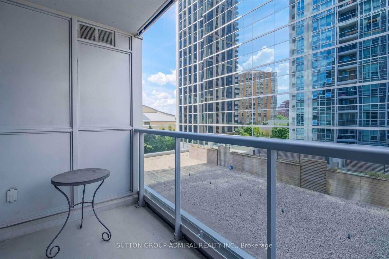 4978 Yonge St, unit 611 for sale