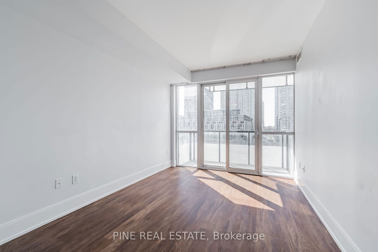 560 Front St W, unit 0431 for rent - image #12