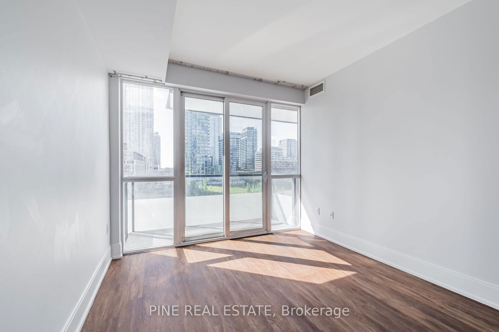 560 Front St W, unit 0431 for rent - image #13