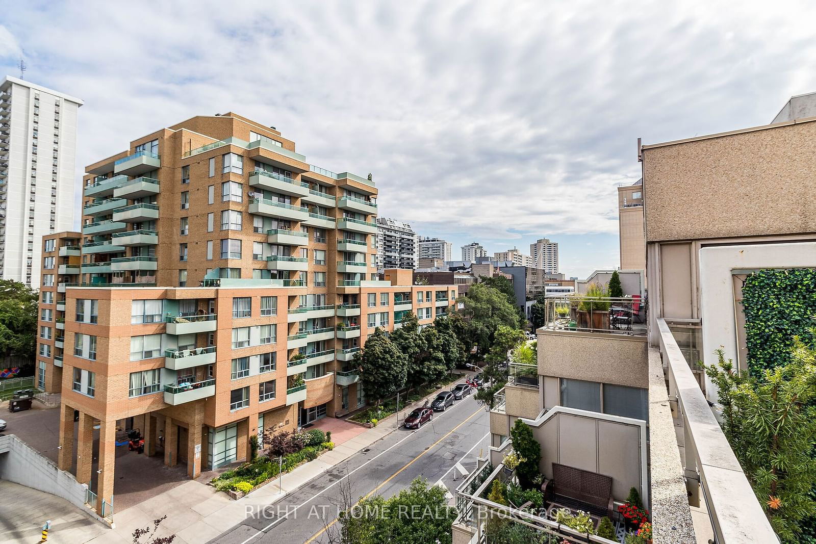 111 Merton St, unit Ph503 for sale - image #35