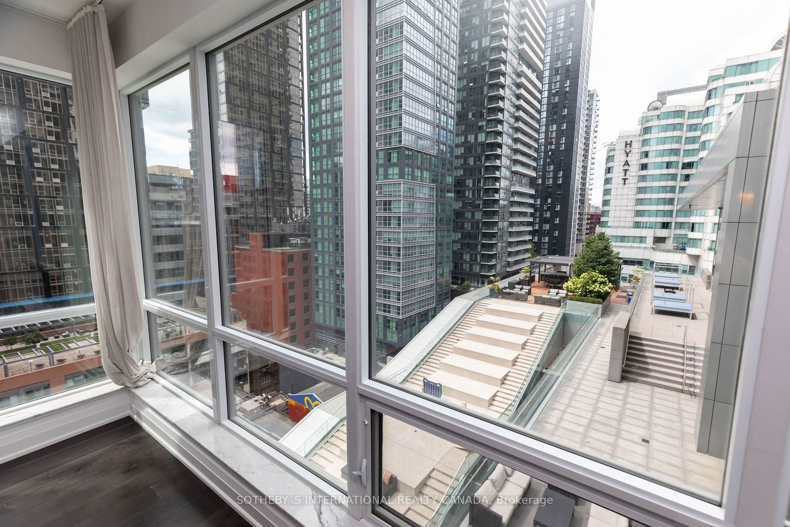 80 John St, unit 1303 for sale