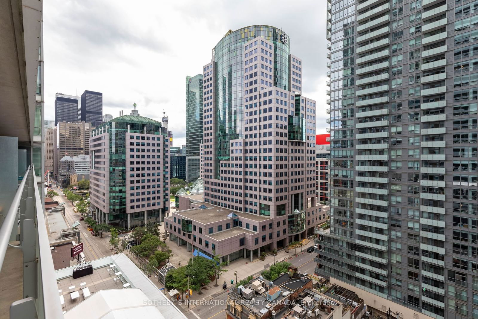 80 John St, unit 1303 for sale - image #23