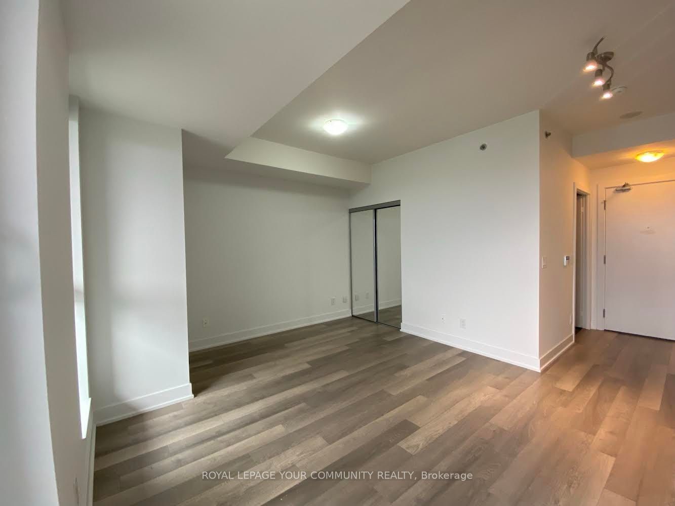 318 Richmond St W, unit 2102 for rent - image #6