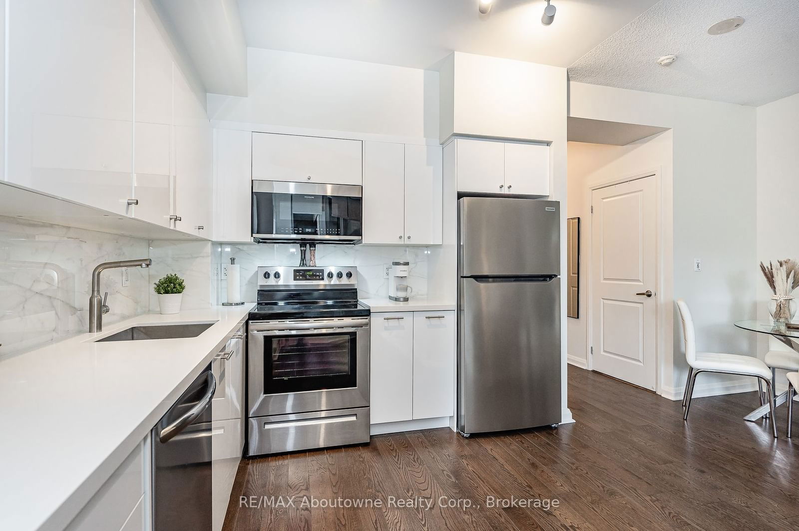 35 Hayden St, unit 401 for sale