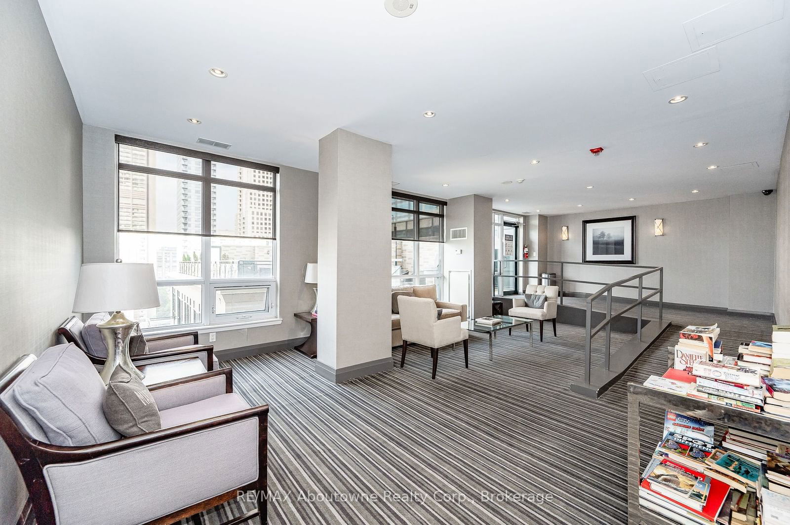 35 Hayden St, unit 401 for sale