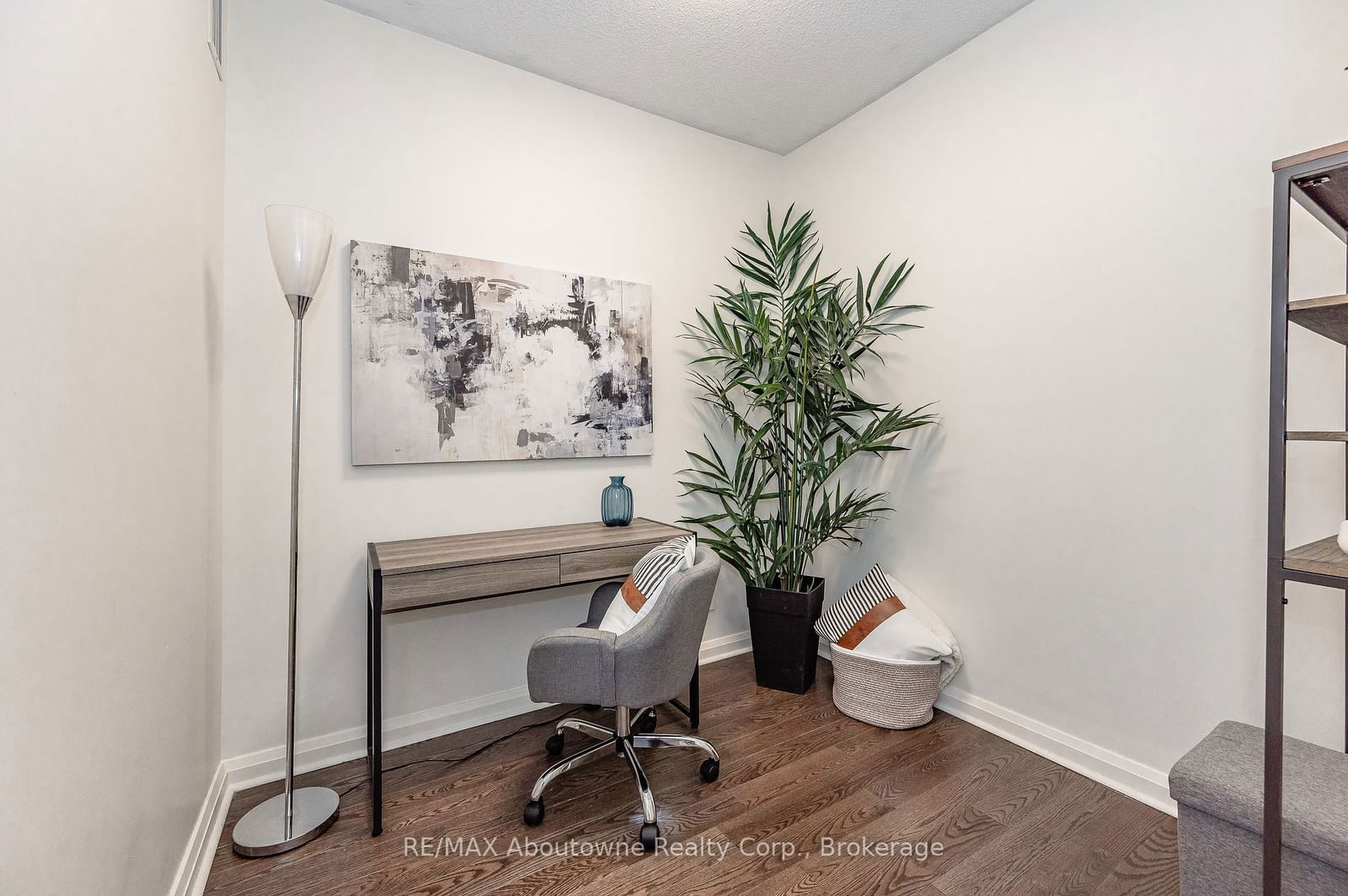 35 Hayden St, unit 401 for sale - image #4