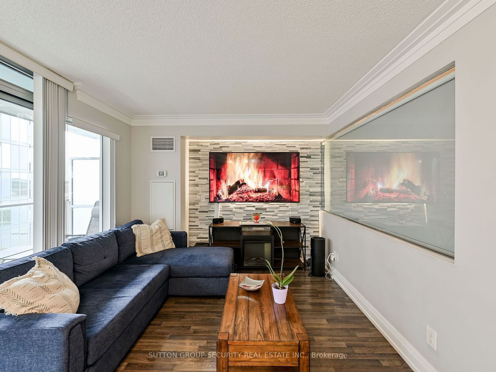 565 Wilson Ave, unit W306 for sale - image #10