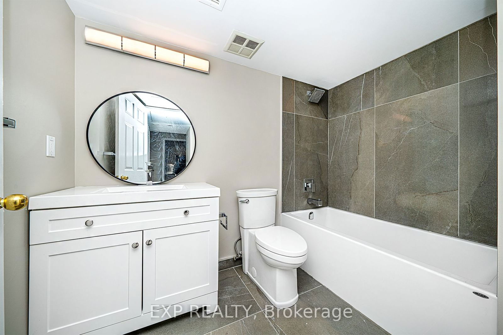 38 Hollywood Ave, unit 312 for rent - image #12