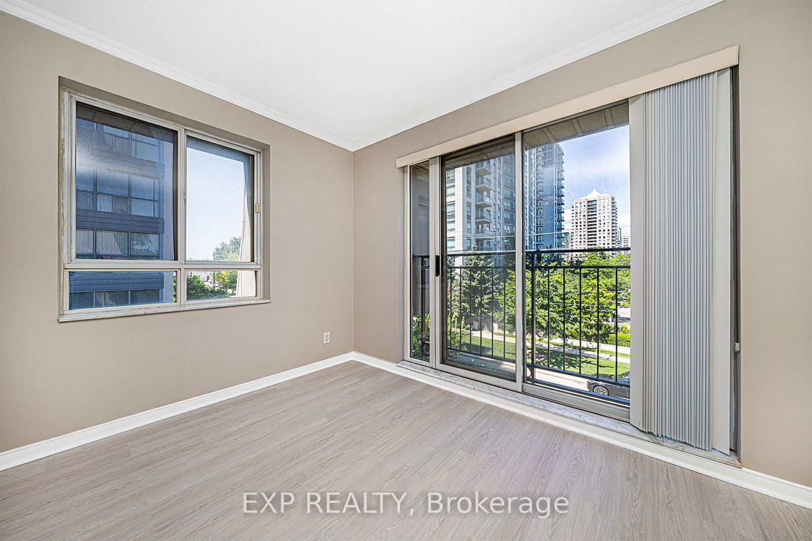 38 Hollywood Ave, unit 312 for rent