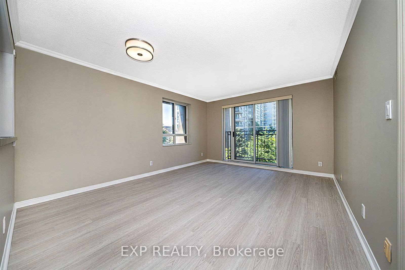 38 Hollywood Ave, unit 312 for rent