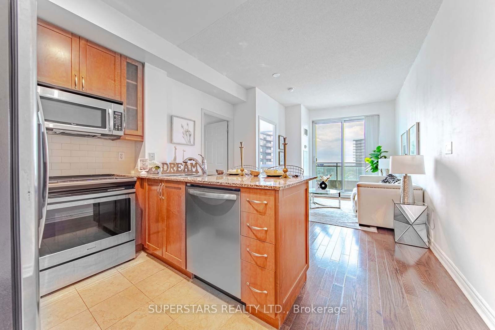 18 Holmes Ave, unit 1706 for sale - image #4