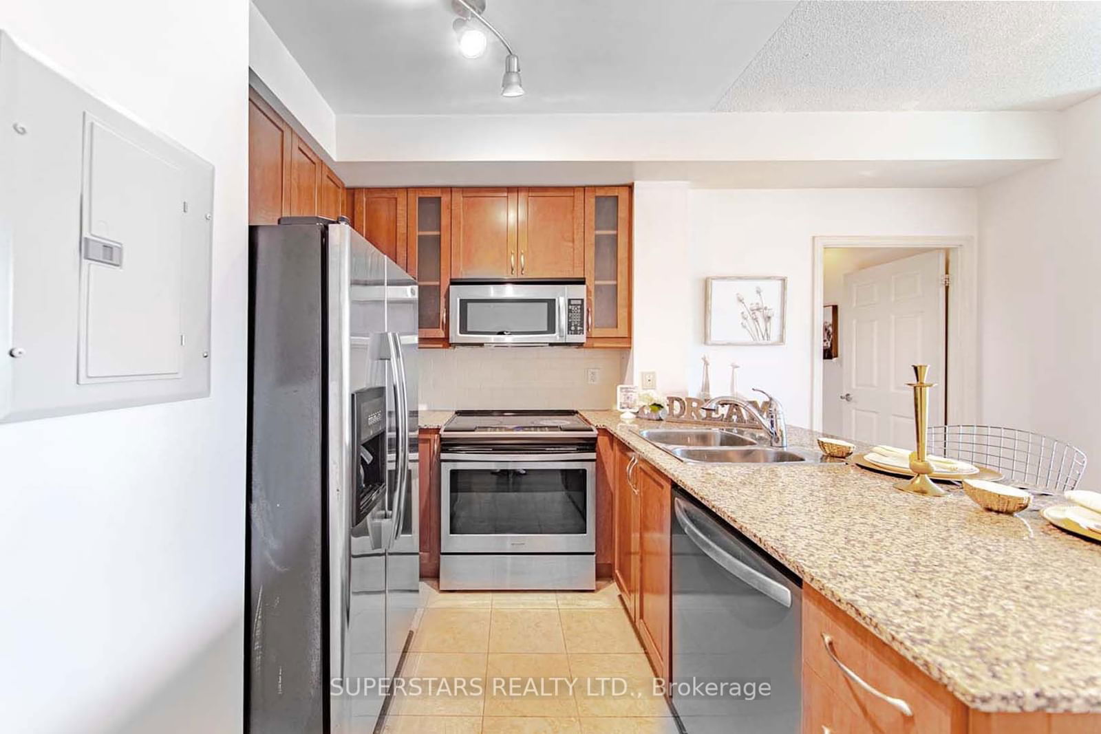 18 Holmes Ave, unit 1706 for sale - image #6