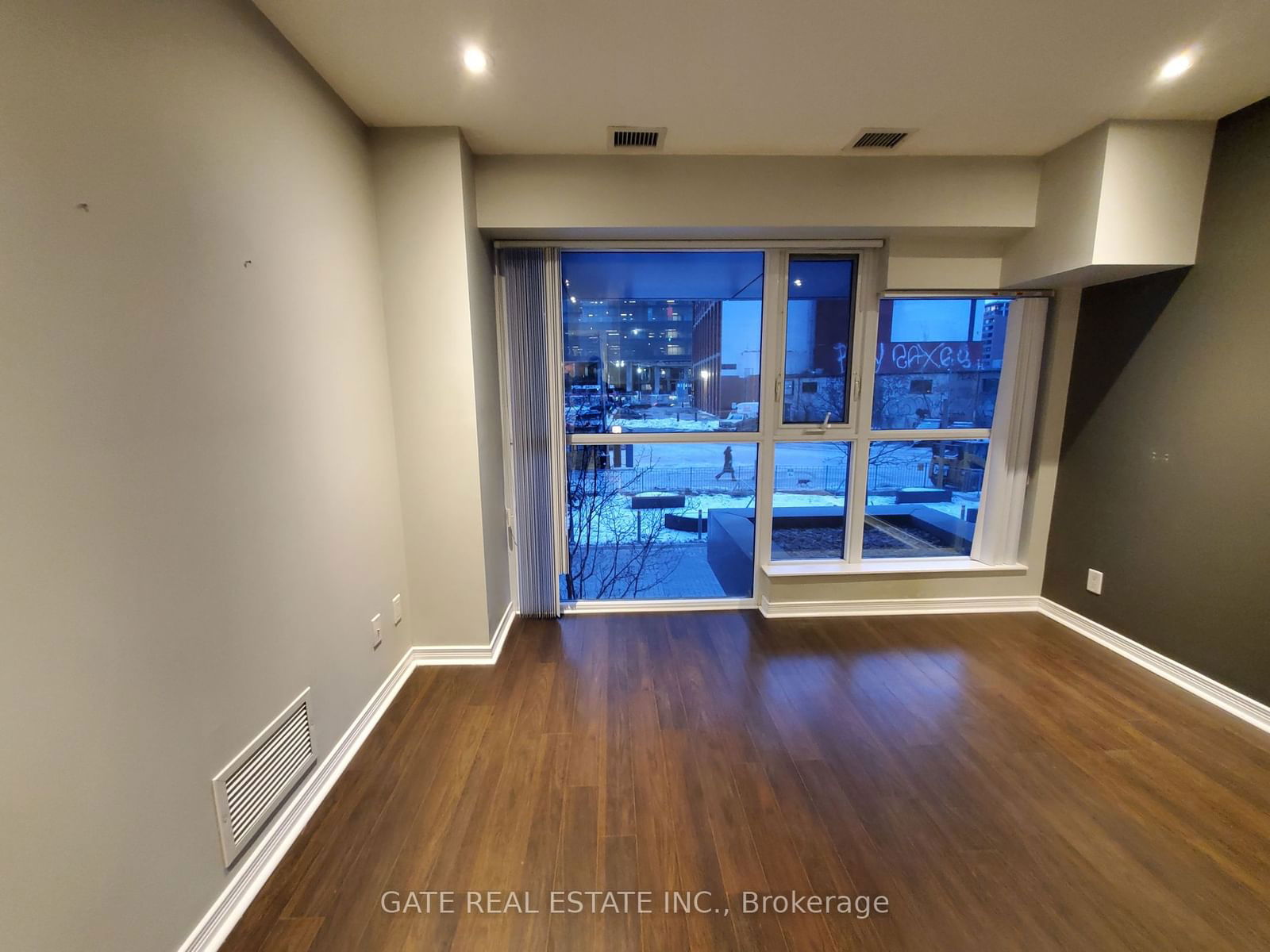 352 Front St W, unit 101 for rent - image #9