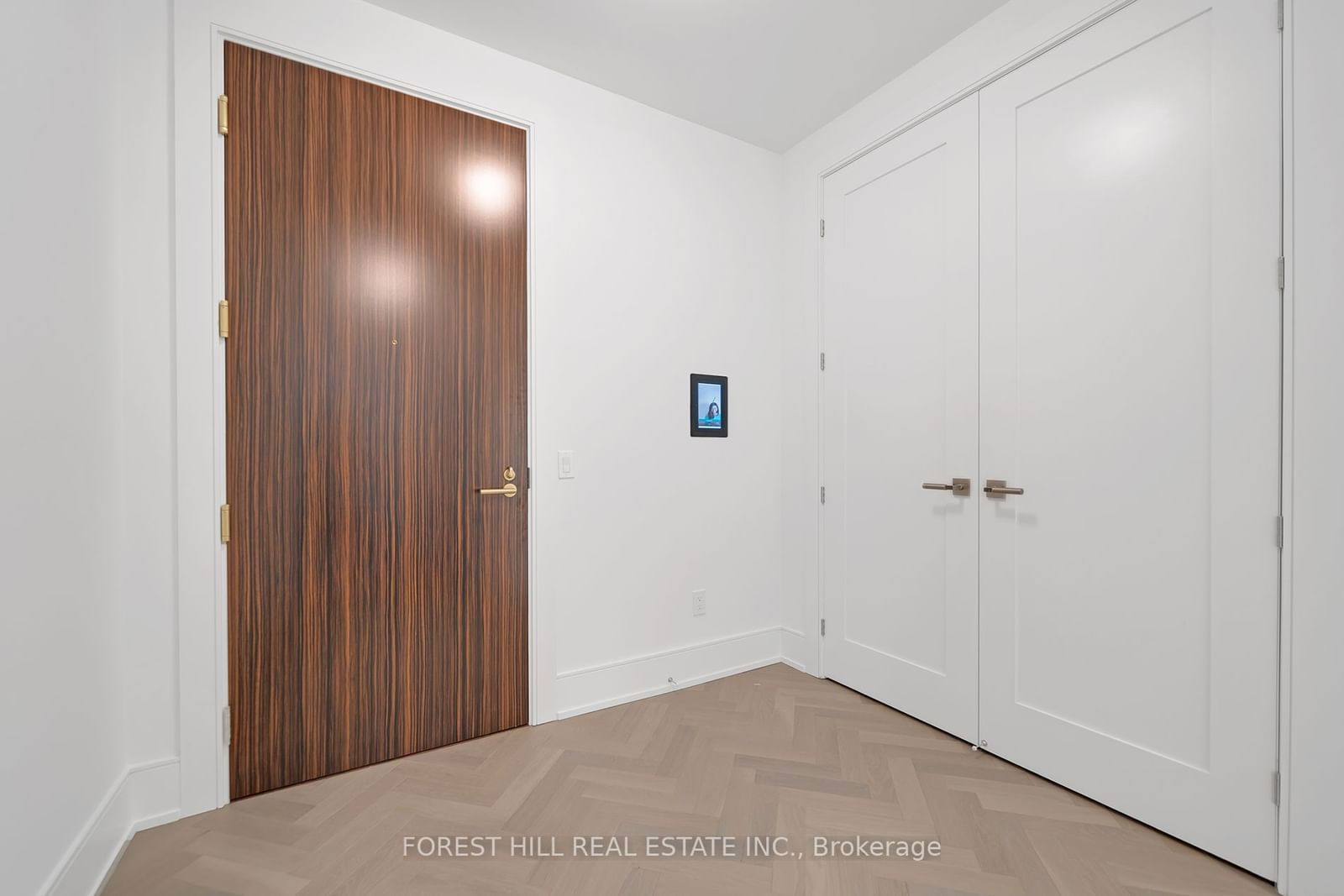 455 Wellington St W, unit 707 for sale - image #3