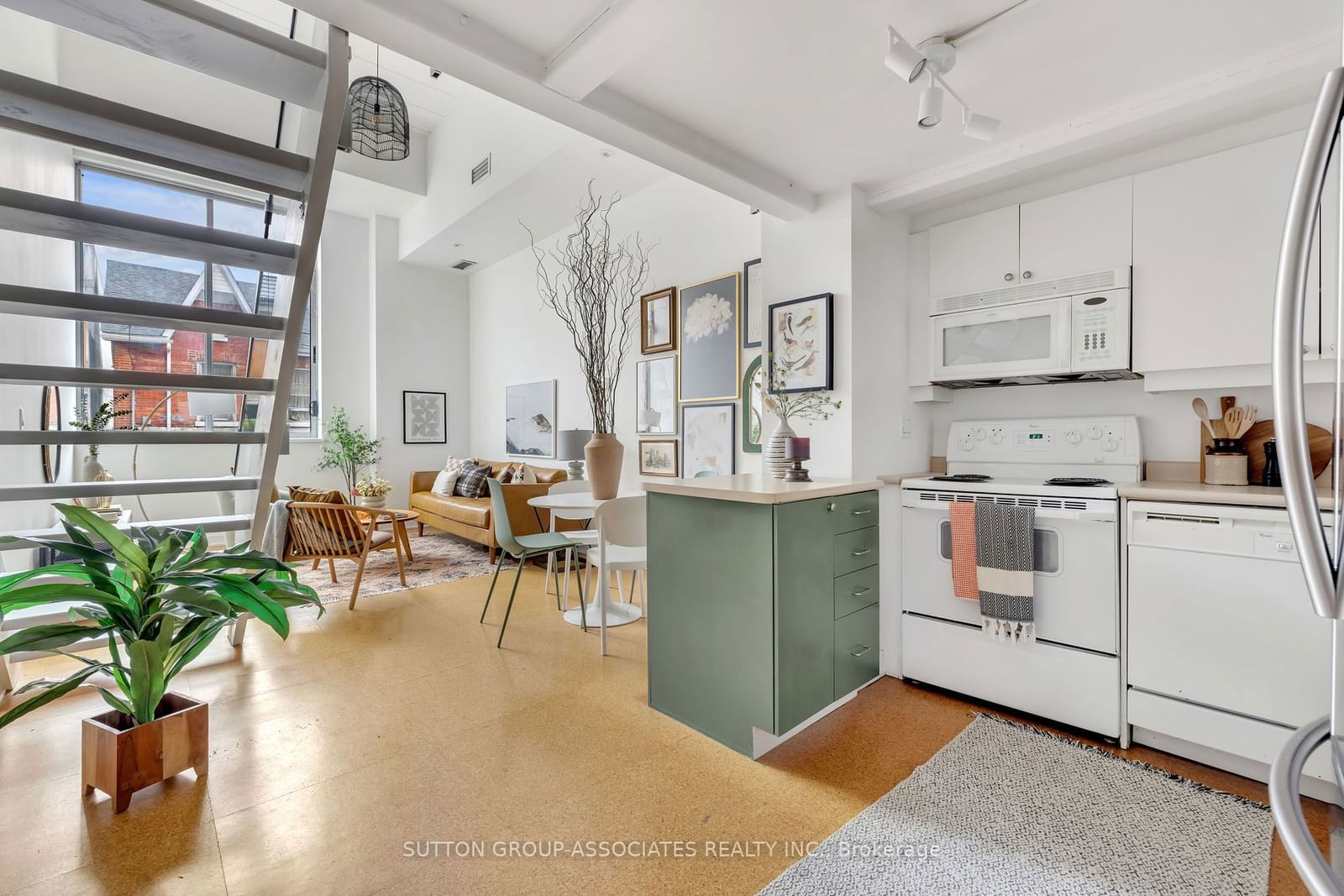 160 Baldwin St, unit 212 for sale - image #4