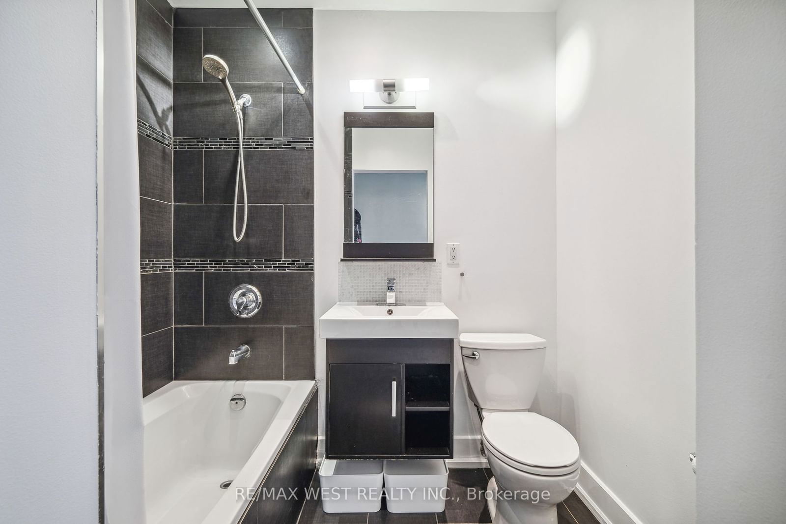 365 Dundas St E, unit 111 for sale - image #9