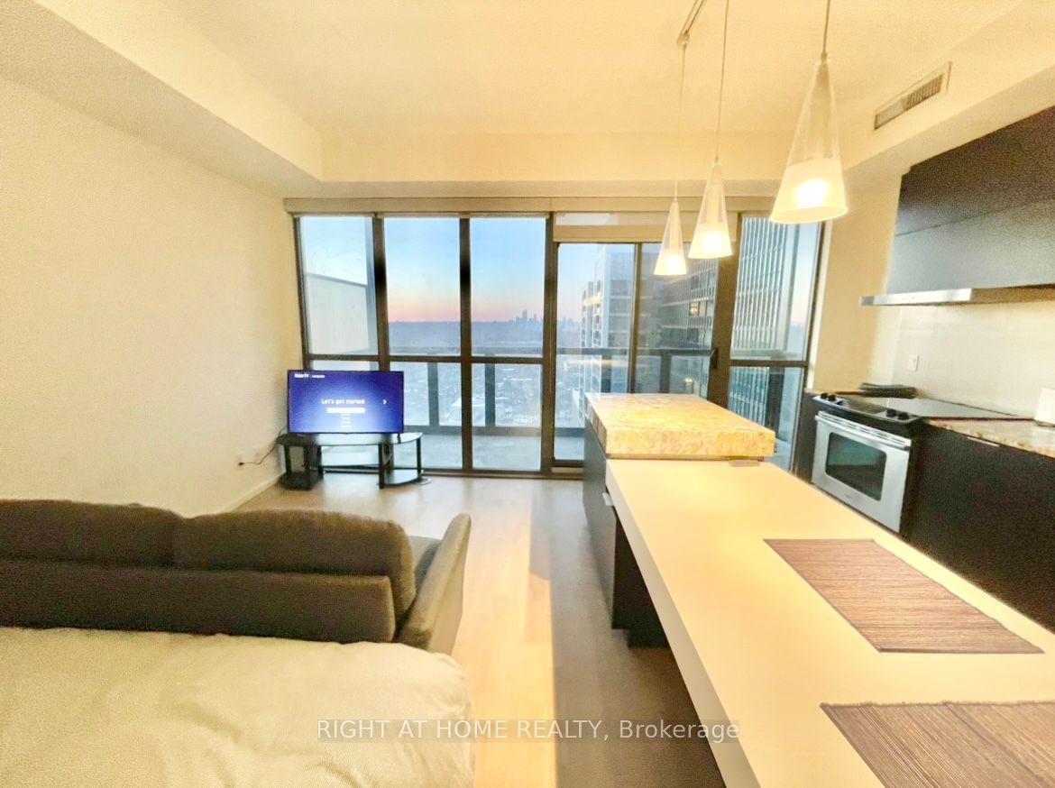 101 Charles St E, unit 3809 for rent - image #2