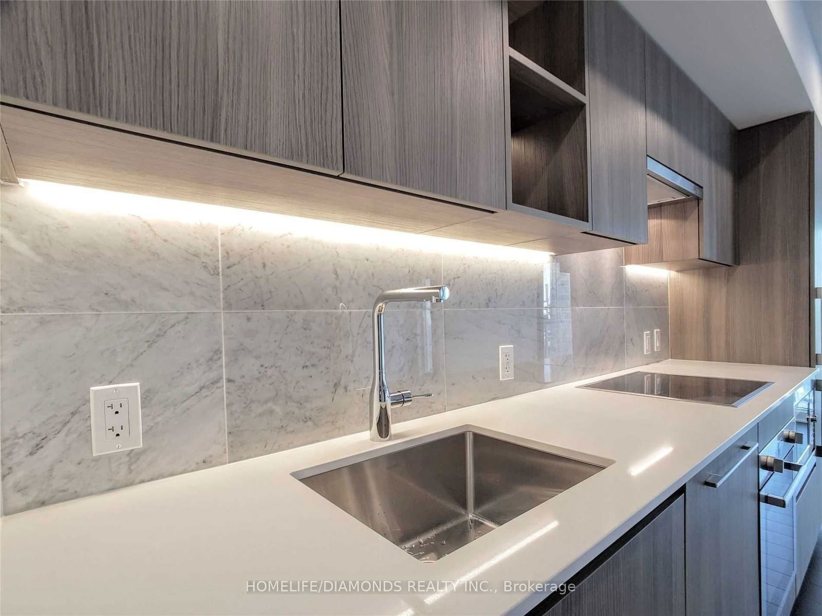 17 Bathurst St, unit 3509 for rent - image #5