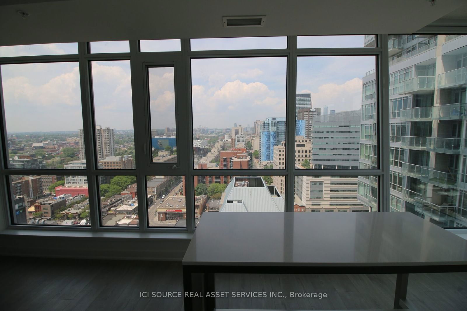 30 Nelson St, unit 2202 for rent - image #4